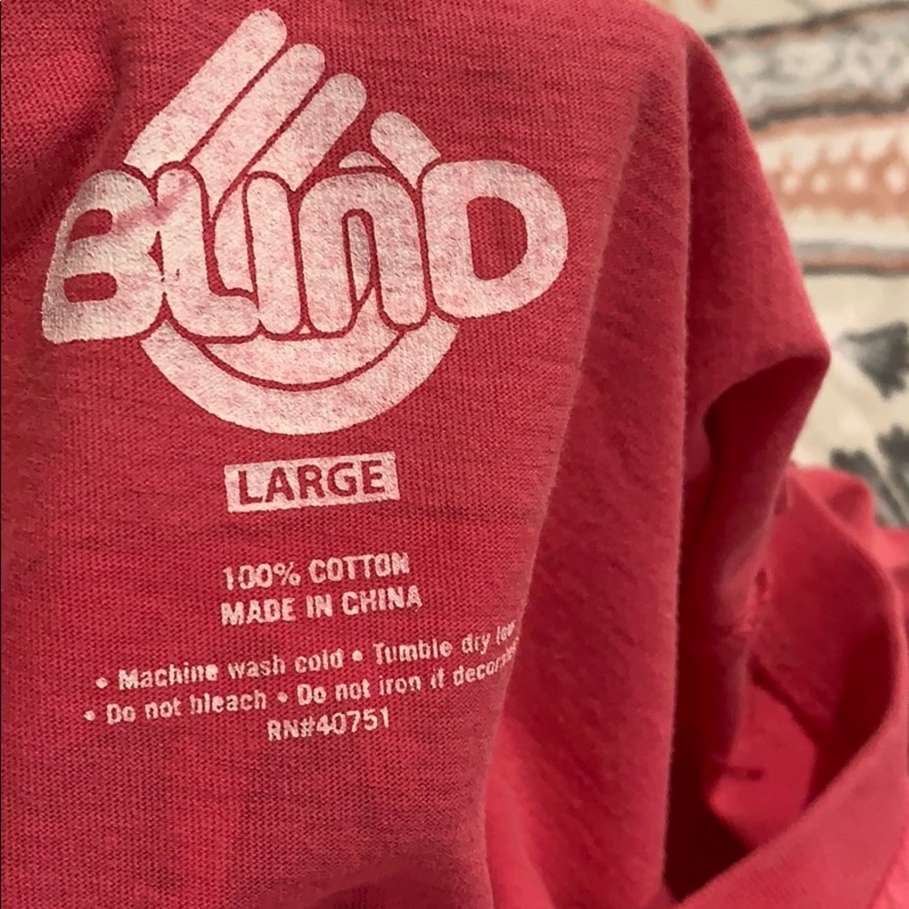 Large tee - Picture 3 of 3